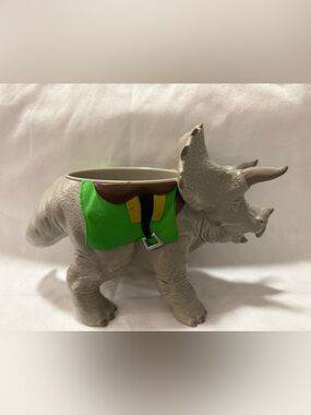 Jurassic World Park Live Tour Triceratops Bowl 8.5 oz Hard Rubber Cup Dinosaur